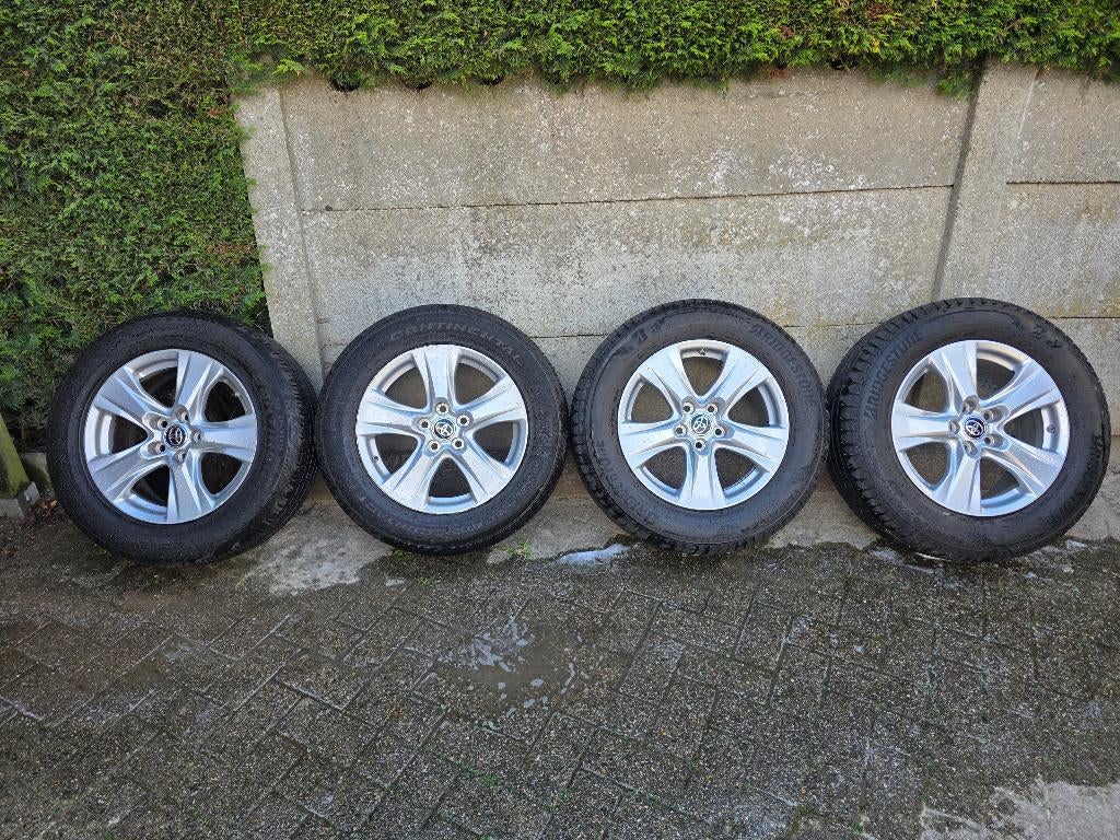 Originele 17 inch Toyota velgen met banden (RAV4), Auto-onderdelen, Banden en Velgen, Band(en), Zomerbanden, 17 inch, 225 mm, Gebruikt