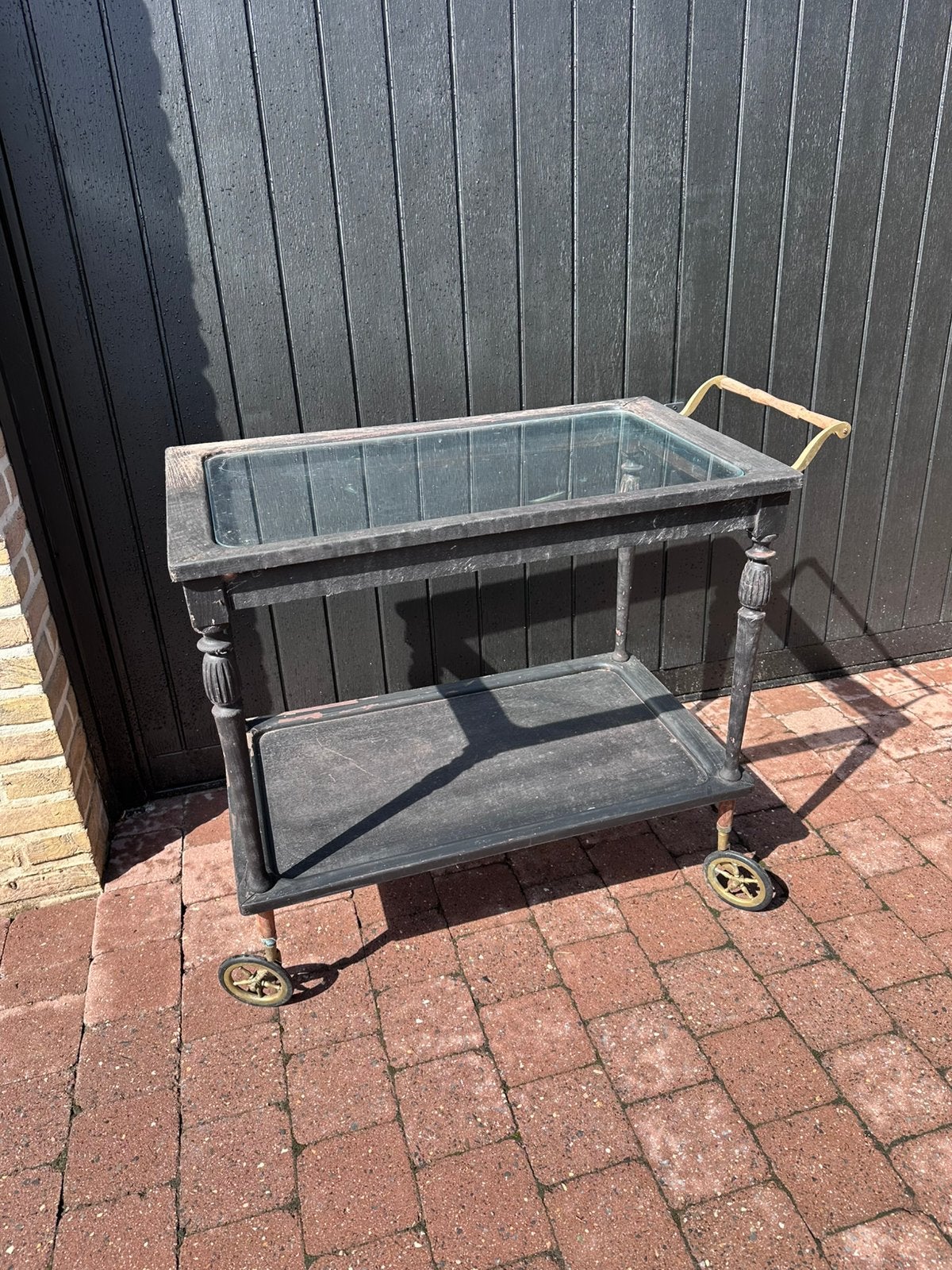 Rolkarretje met glas, Enlèvement