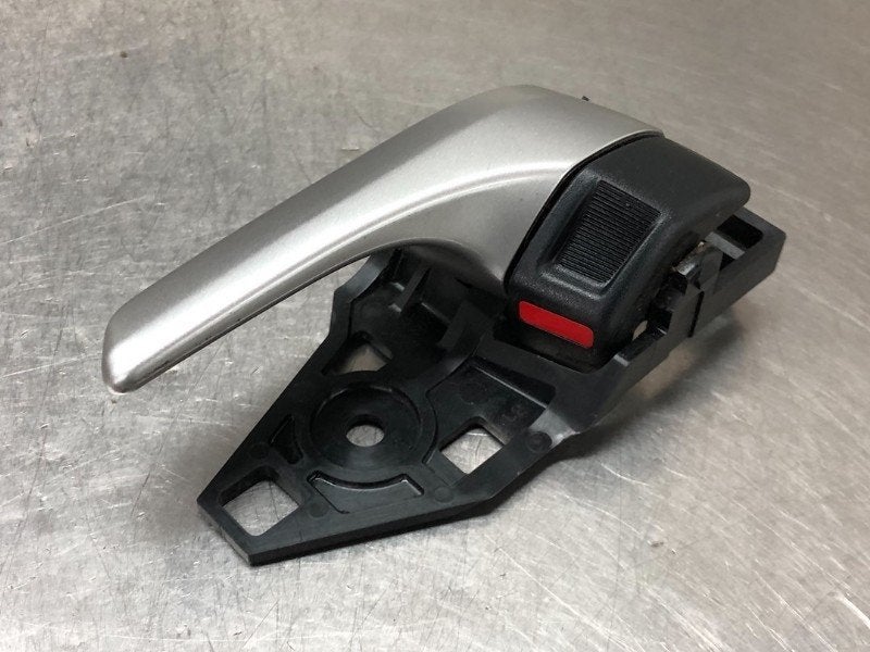 POIGNEE EXTERIEURE AVANT GAUCHE Toyota Prius Plus (ZVW4), Utilisé, Avant, Toyota