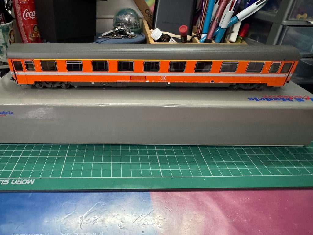LS Models NMBS /SNCB I6 rijtuig eerste klas eurofirma, Hobby & Loisirs créatifs, Trains miniatures | HO, Autres marques, Analogique