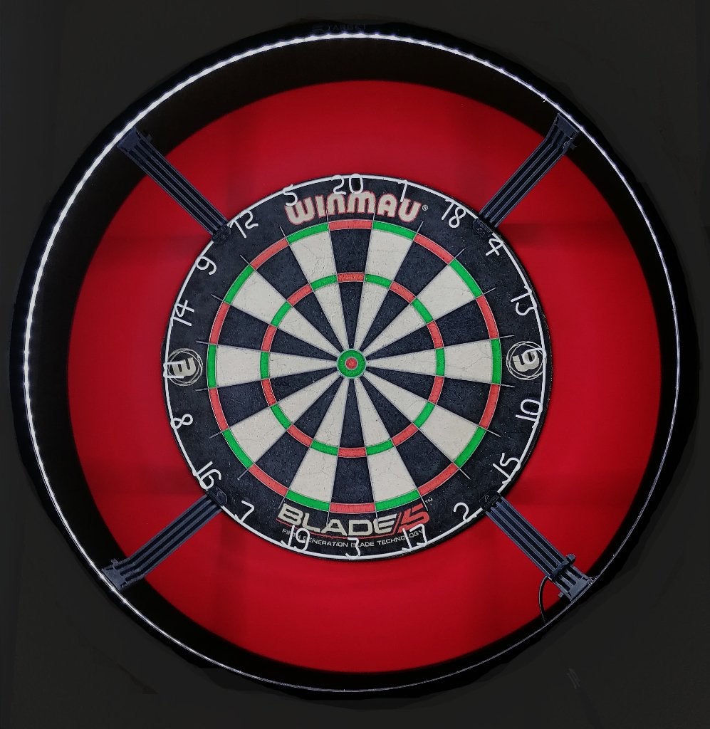 Winmau Blade 5, Surround & Target Corona Vision verlichting., Sport en Fitness, Ophalen, Zo goed als nieuw, Dartbord