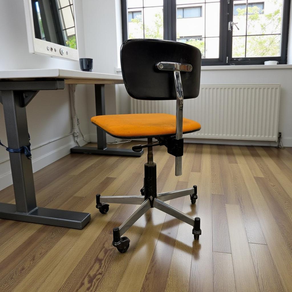 Chaise de bureau/chaise detravailorange industrielle vintage, Utilisé, Ergonomique, Envoi, Orange