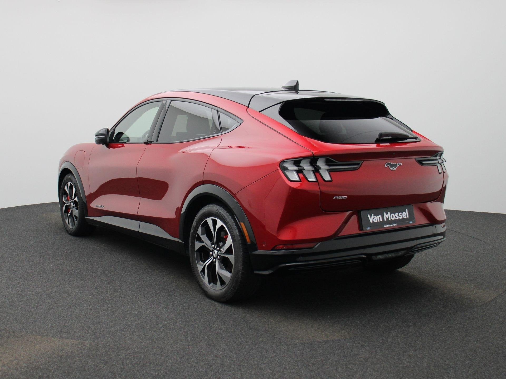 Ford Mustang Mach-E AWD 75 kWh LED | LEDER | PANO | CAMERA, Auto's, Automaat, Gebruikt, 750 kg, 5 zetels