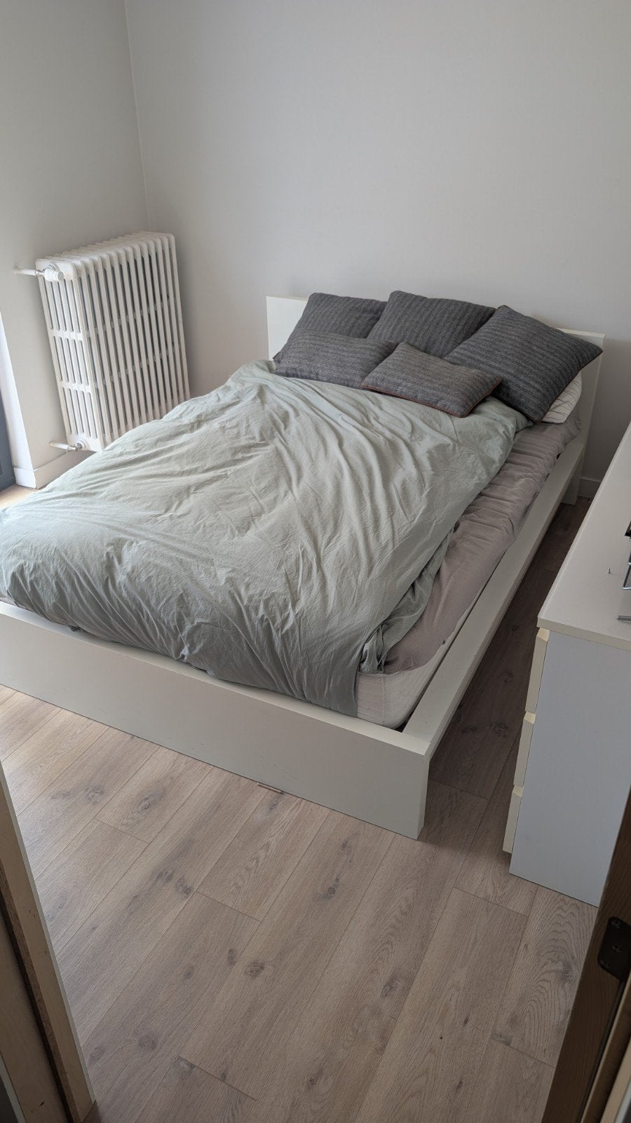Bed 140x200 + ladenkast ikea Malm wit, Ophalen, Gebruikt, Wit
