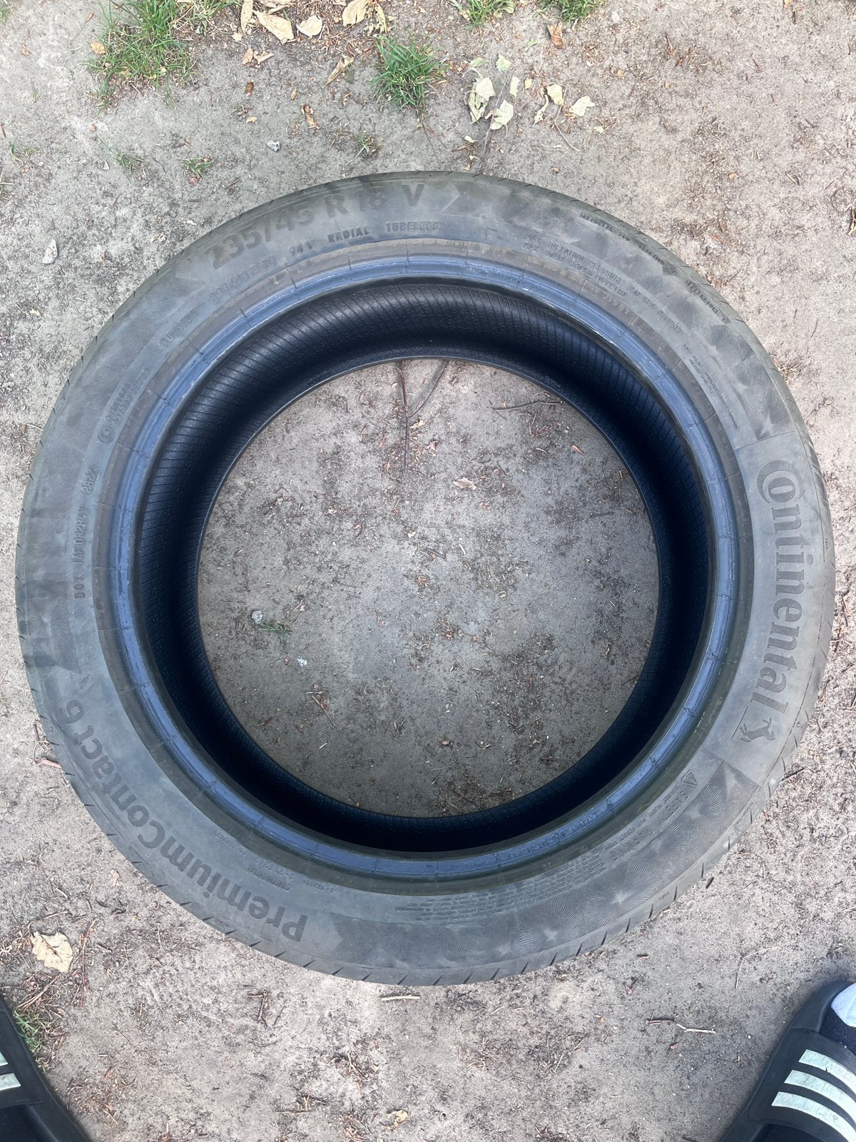 Continental 235/45 R18, Ophalen, Zo goed als nieuw