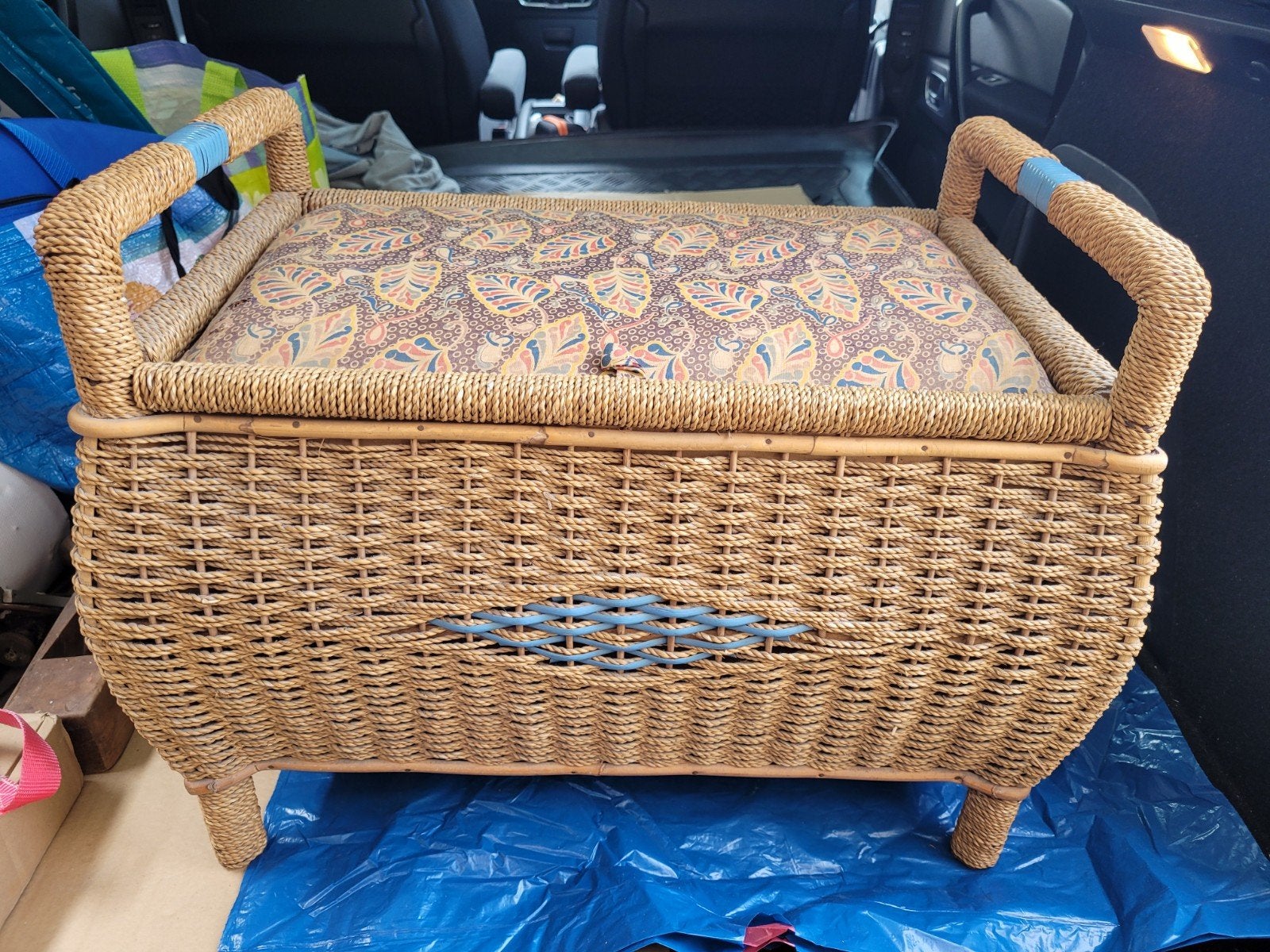coffre - banc de couturière vintage en osier et rotin,, Enlèvement