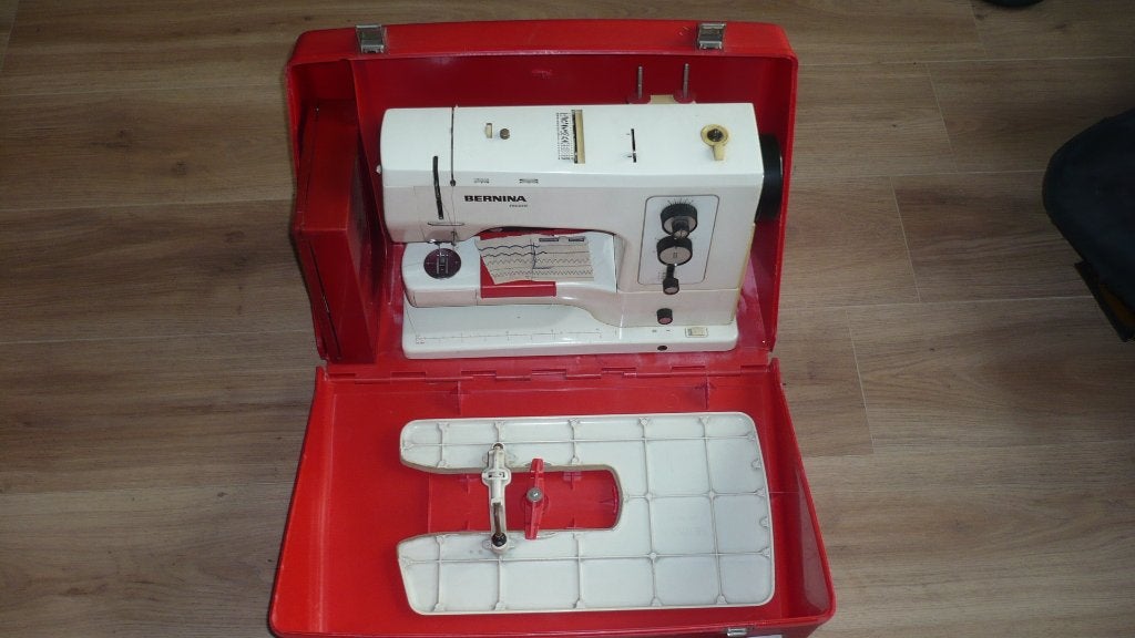 Bernina 830, Hobby & Loisirs créatifs, Enlèvement, Utilisé, Machine à coudre, Bernina