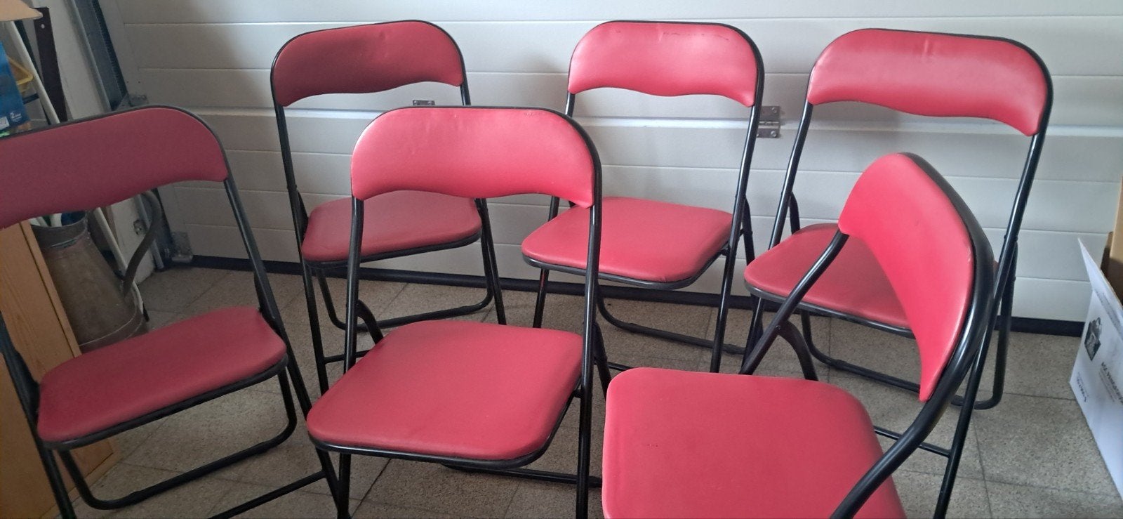 6 chaises pliantes. 5 payantes plus 1 gratuite, Enlèvement