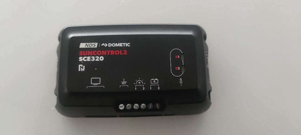 Dometic Suncontrol2 SCE320 MPPT Laadregelaar, Ophalen of Verzenden, Zo goed als nieuw