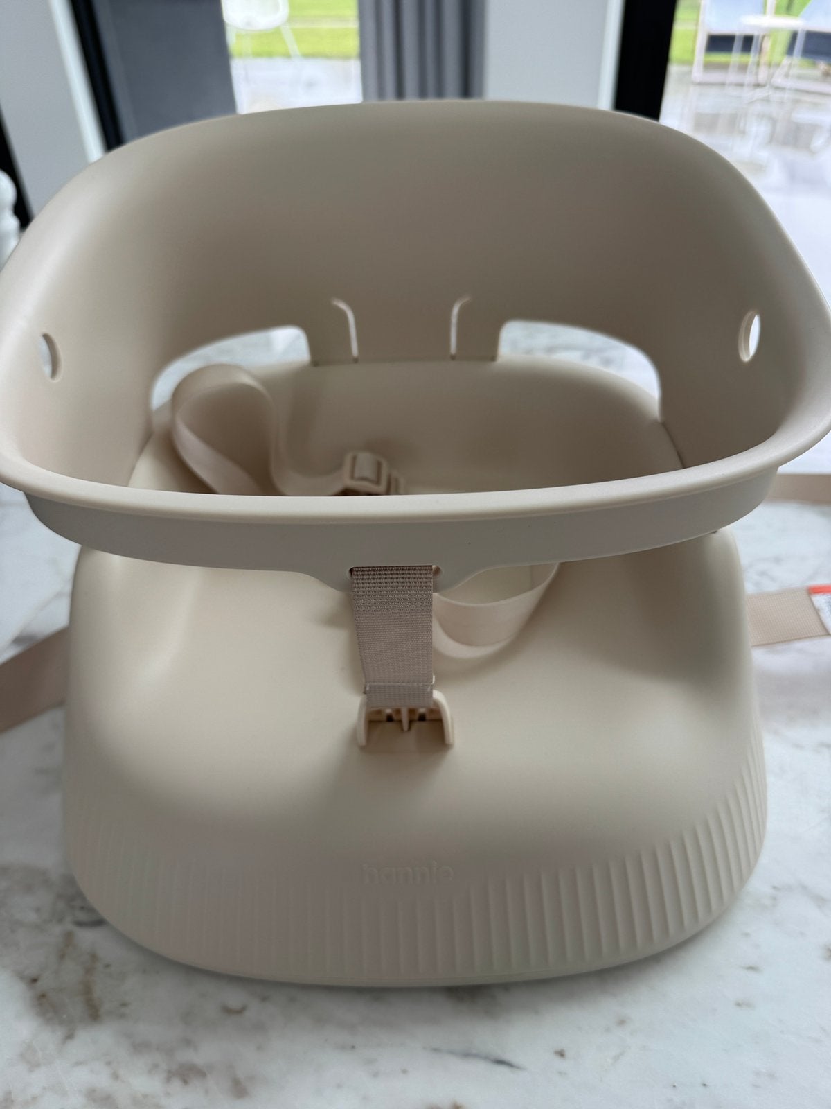 The Portable High Chair - White Sand, Enlèvement ou Envoi, Comme neuf, Autres types, Ceinture(s)