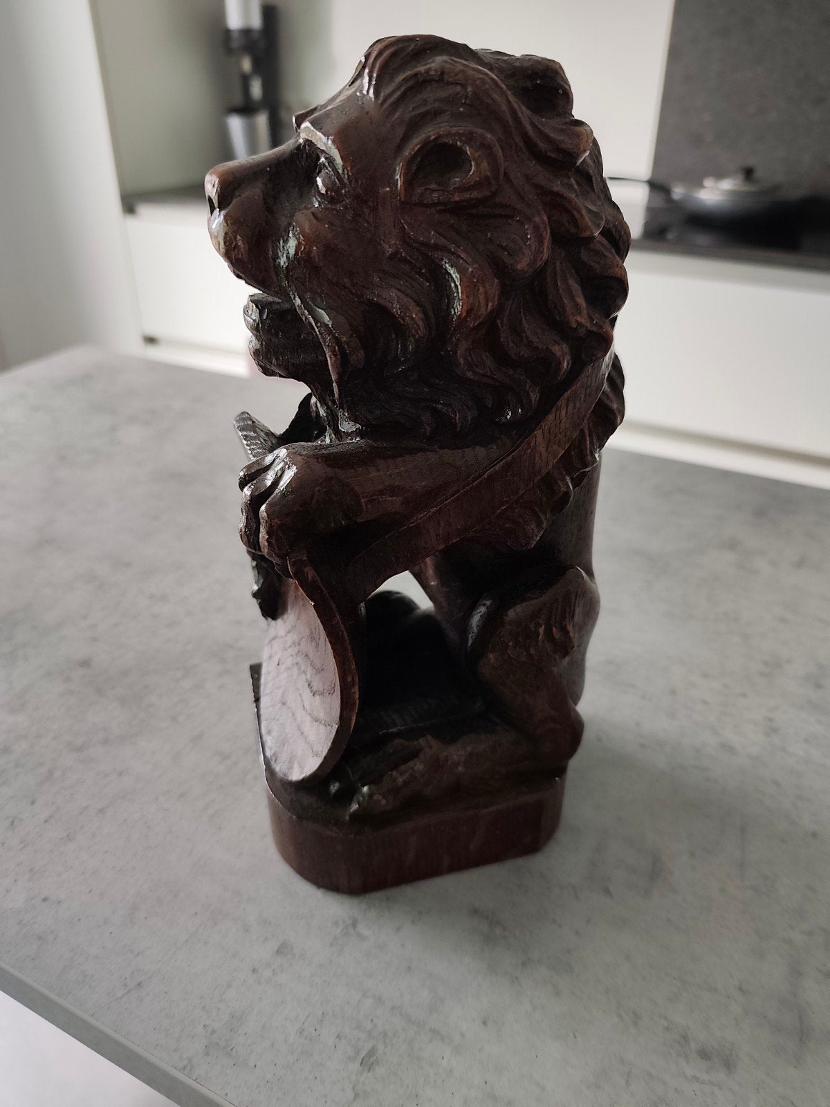 Lion avec blason., Marron, 30 cm, Enlèvement, Utilisé