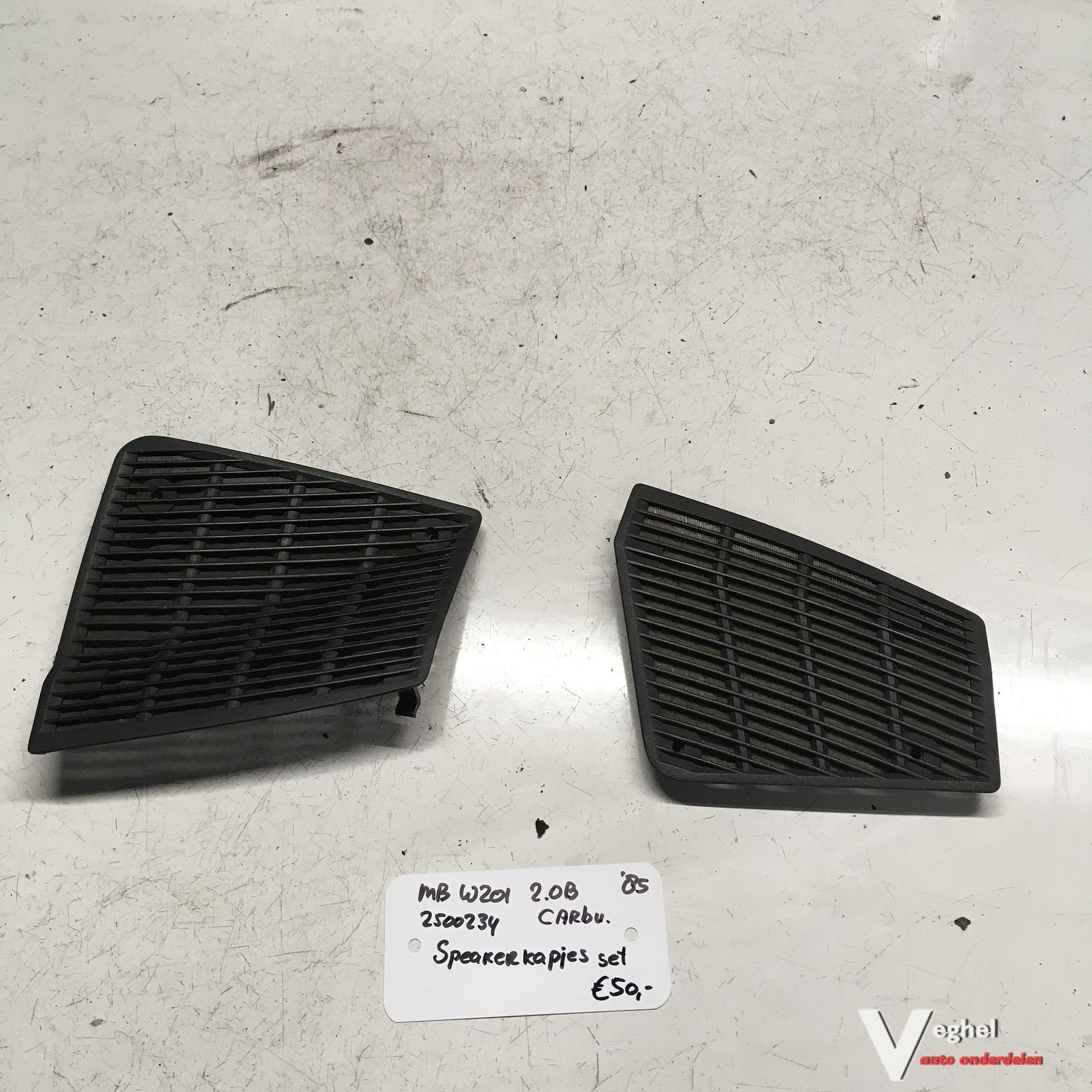 Mercedes W201 2.0 Benzine 1985      Speakerkapjes  set, -, Utilisé, -, -
