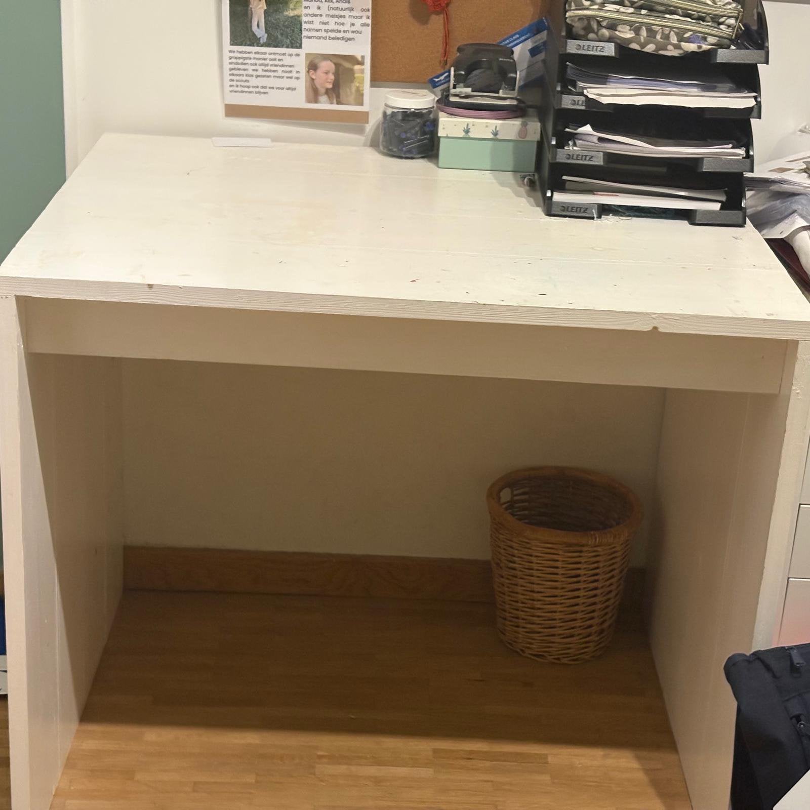 Bureau meubeltje en dressoir, Huis en Inrichting, Ophalen, Zo goed als nieuw