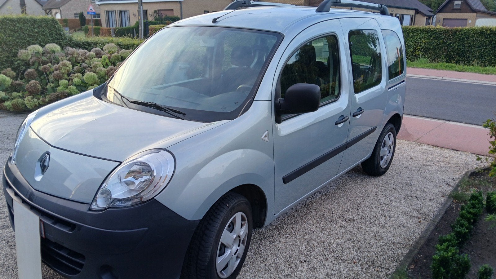 Renault Kangoo 1.6 benzine /  slechts 19161km / bj 2010, Autos, Attache-remorque, Argent ou Gris, Boîte manuelle, 5 portes