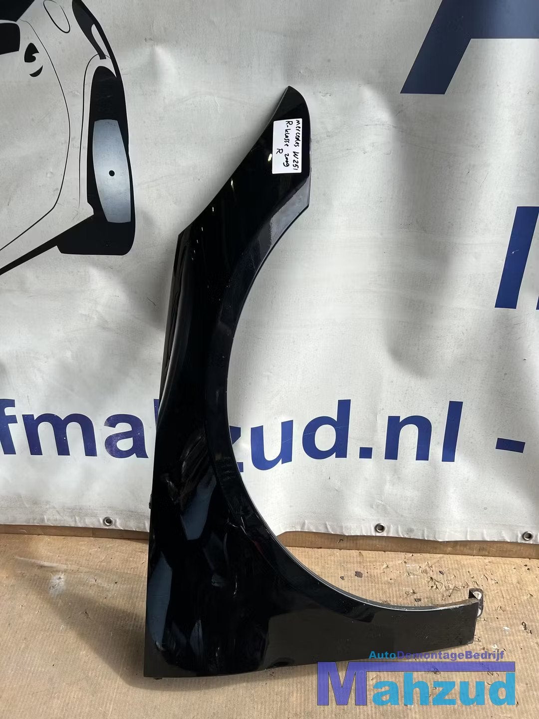 MERCEDES R KLASSE W251 ZWART rechts scherm zijscherm 2005-20, Mercedes-Benz AG, Mercedes-Benz, Utilisé, Mercedesstrasse 120
70372  Stuttgart, DE