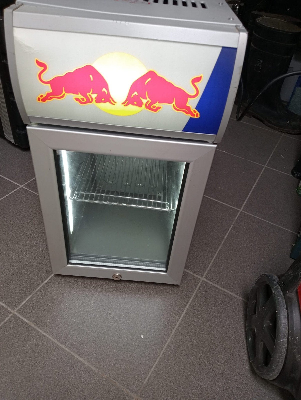 mini redbull koelkast, Enlèvement