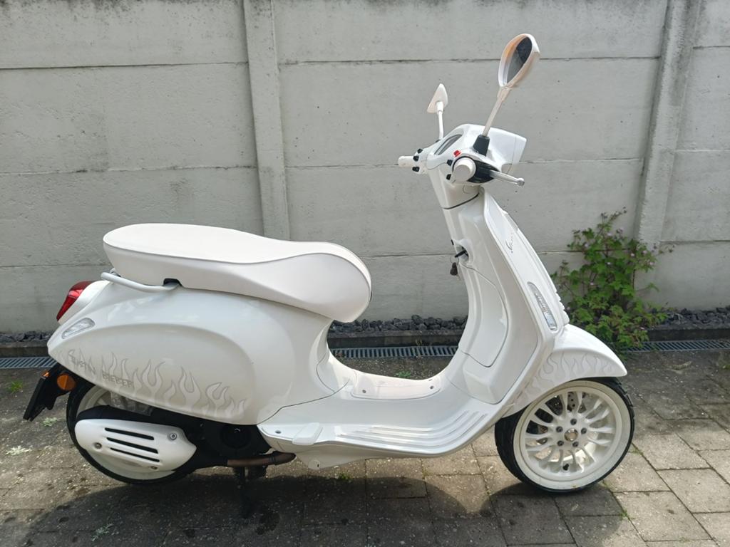 Vespa Sprint Justin Bieber special/limited edition 0km, Motoren, Nieuw, Particulier, 125 cc, 11 kW of minder