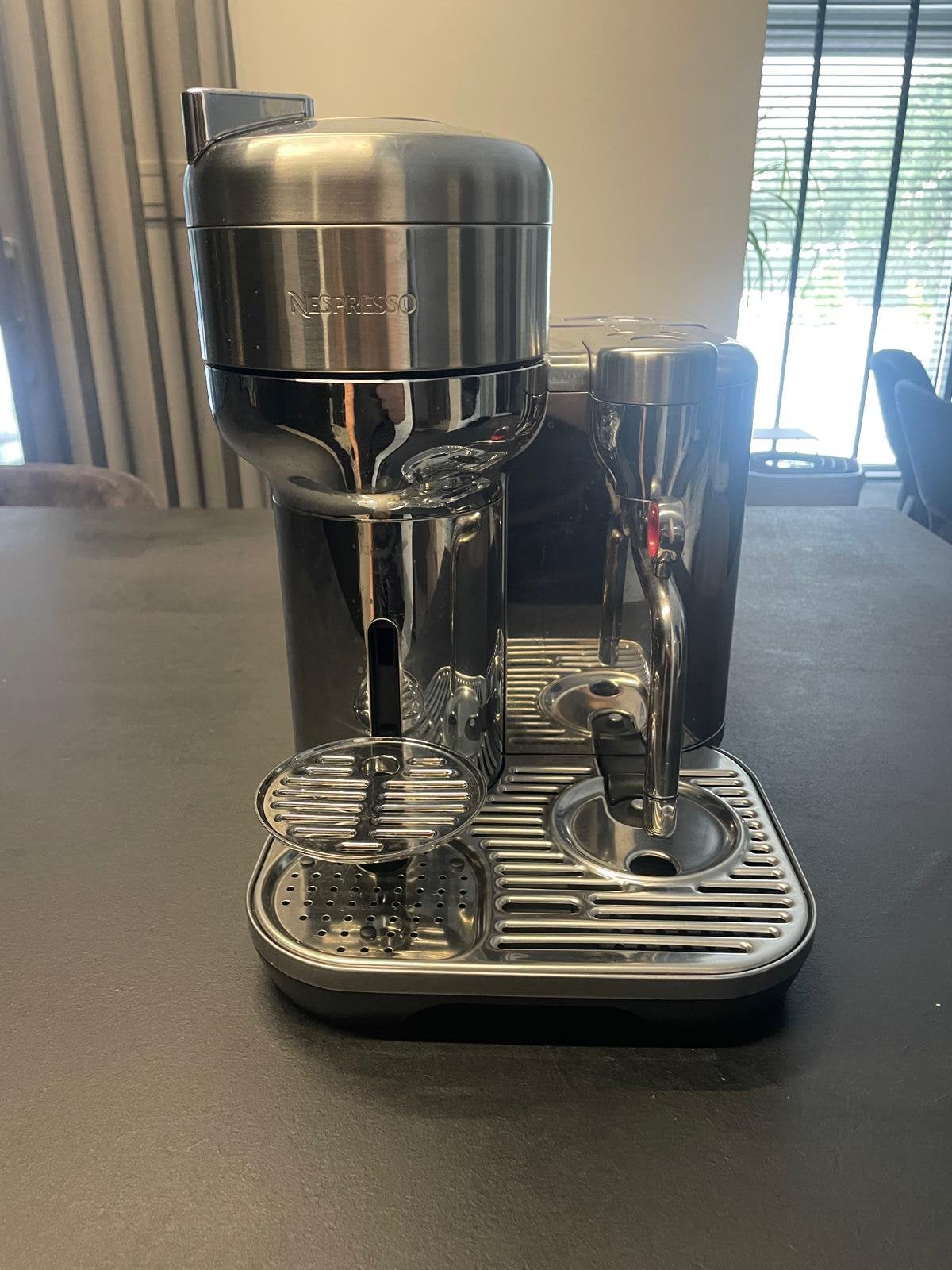 Nespresso Creatista Pro (Sage) koning onder de Nespresso, Elektronische apparatuur, Koffiezetapparaten, Ophalen, Zo goed als nieuw