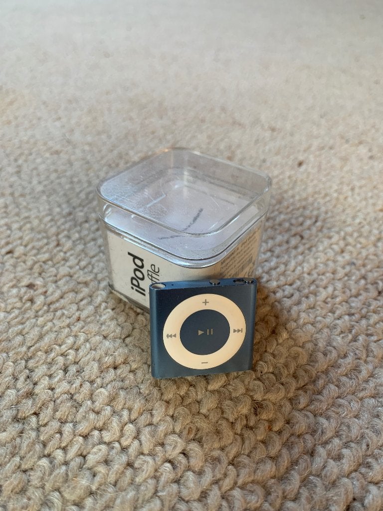 Apple iPod Shuffle 4e generatie 2GB – grijs/blauw, Audio, Tv en Foto, Gebruikt, Shuffle, Blauw, Ophalen of Verzenden