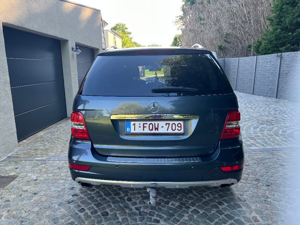 ML300 CDI V6 – zeer nette staat – sterke en betrouwbaar, Automaat, Zwart, Blauw, 2987 cc