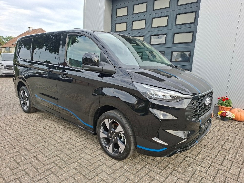 Ford Transit Custom SPORT L1 170PK A8 360 camera 5zit stoc, Auto's, Zwart, 4 cilinders, Bedrijf, Nieuw