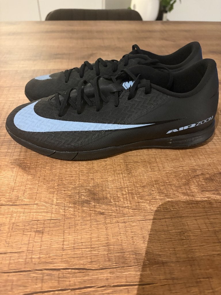 Voetbalschoenen voor binnen, Sport en Fitness, Ophalen, Nieuw, Schoenen
