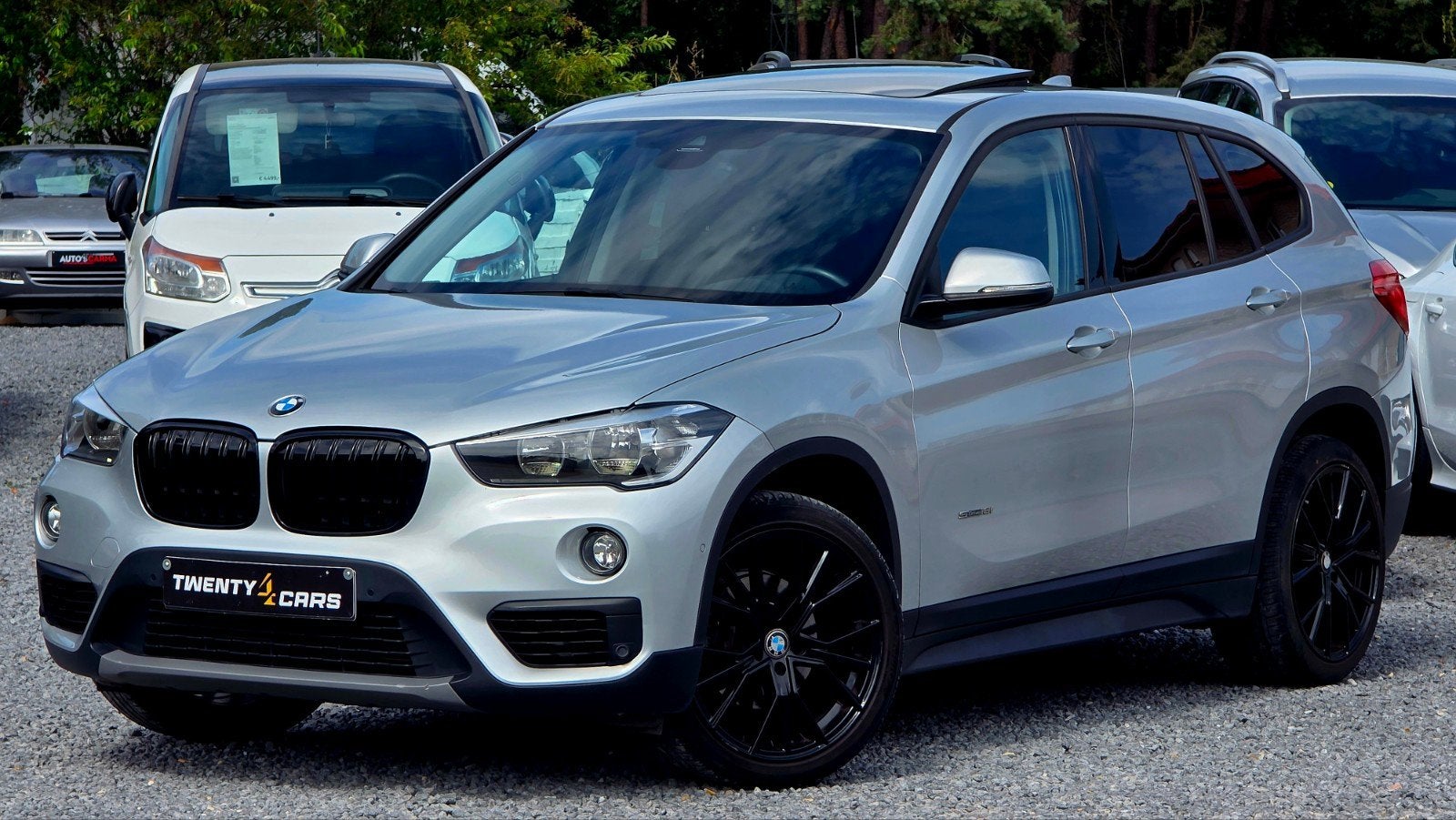 BMW X1

Benzine Automaat Panoramische Dak CruiseC Airco *, Autos, BMW, X1, Argent ou Gris, Achat, Euro 6