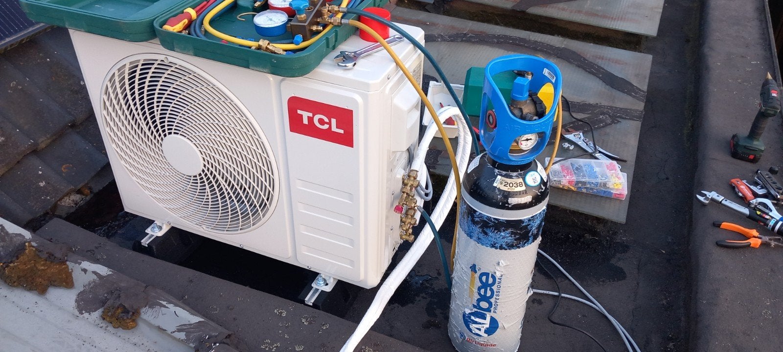 Airco's plaatsen, aansluiten, opstarten, Ophalen