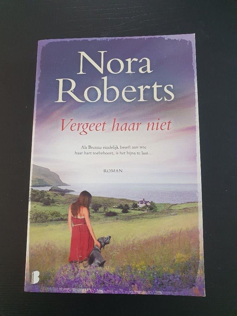 Vergeet haar niet:3 de deel Ierse trilogie van Nora Roberts, Ophalen of Verzenden, Gelezen, Nora Roberts