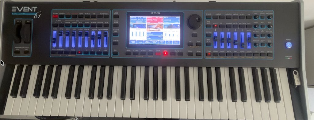 KETRON EVENT 61 + Flightcase, Muziek en Instrumenten, 61 toetsen, Zo goed als nieuw, Aanslaggevoelig, Ophalen