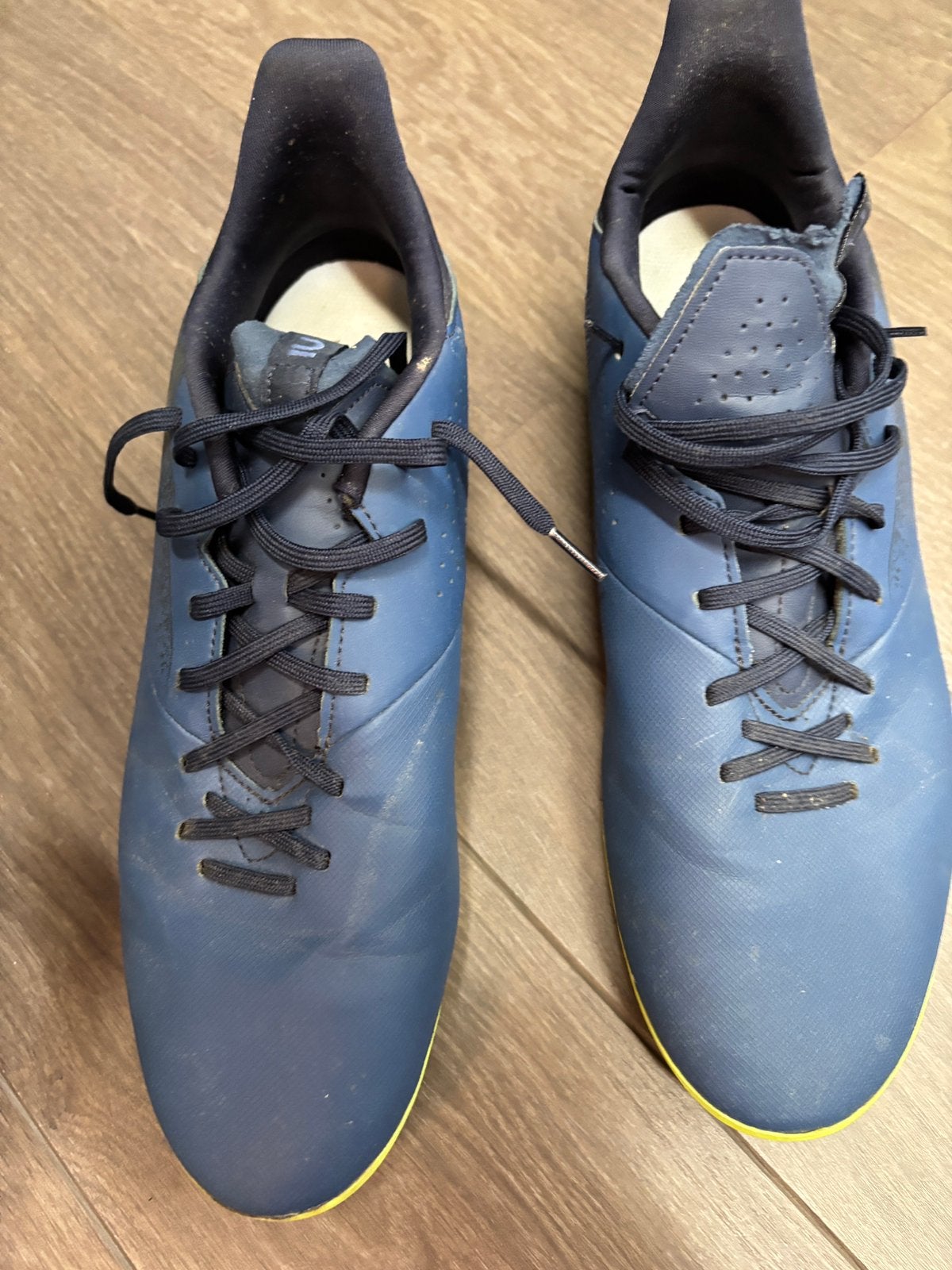 Chaussures de football taille 48 comme neuves, Sports & Fitness, Football, Enlèvement ou Envoi, Comme neuf, Chaussures