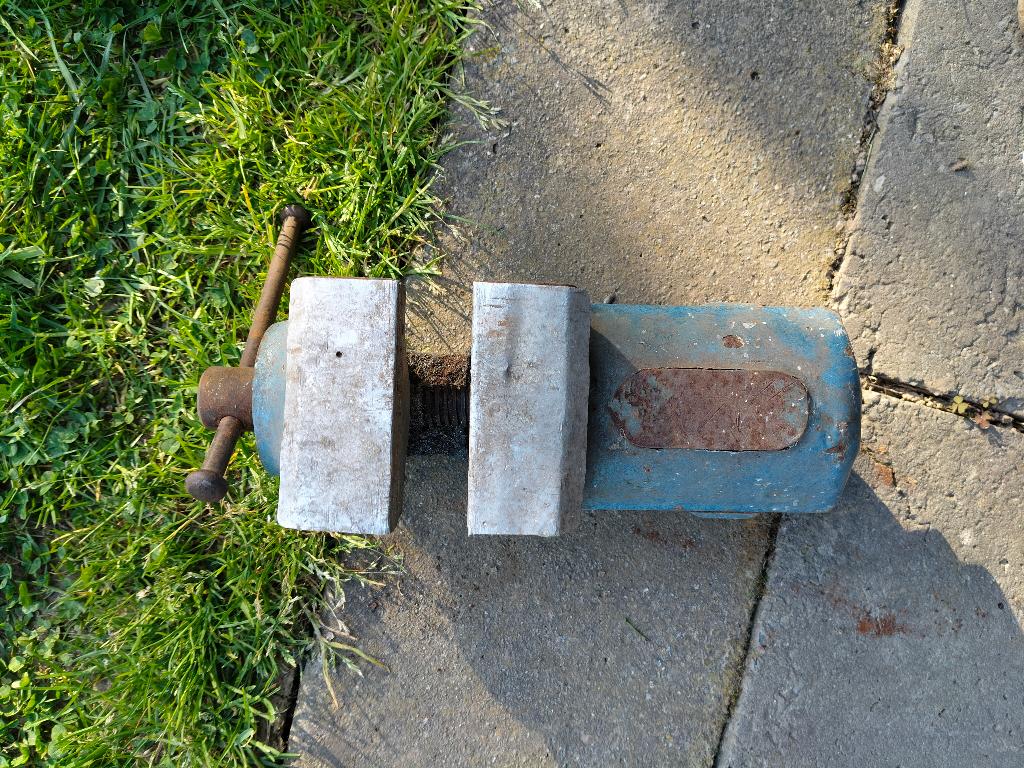 Étau, Bricolage & Construction, Enlèvement, Utilisé