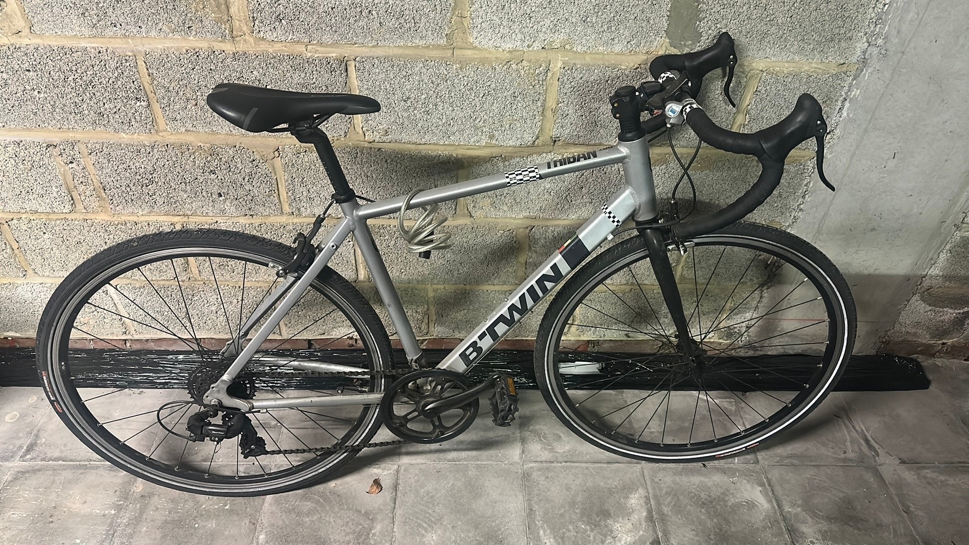 Velo triban 100, Vélos & Vélomoteurs, Vélos | Vélos de course, Enlèvement, Utilisé