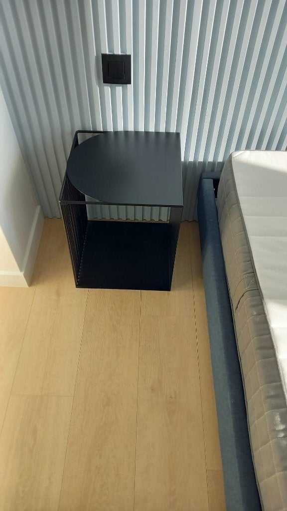 2 nachtkastjes van zwart metaal, Ophalen, Zo goed als nieuw, Metaal of Aluminium, Minder dan 45 cm