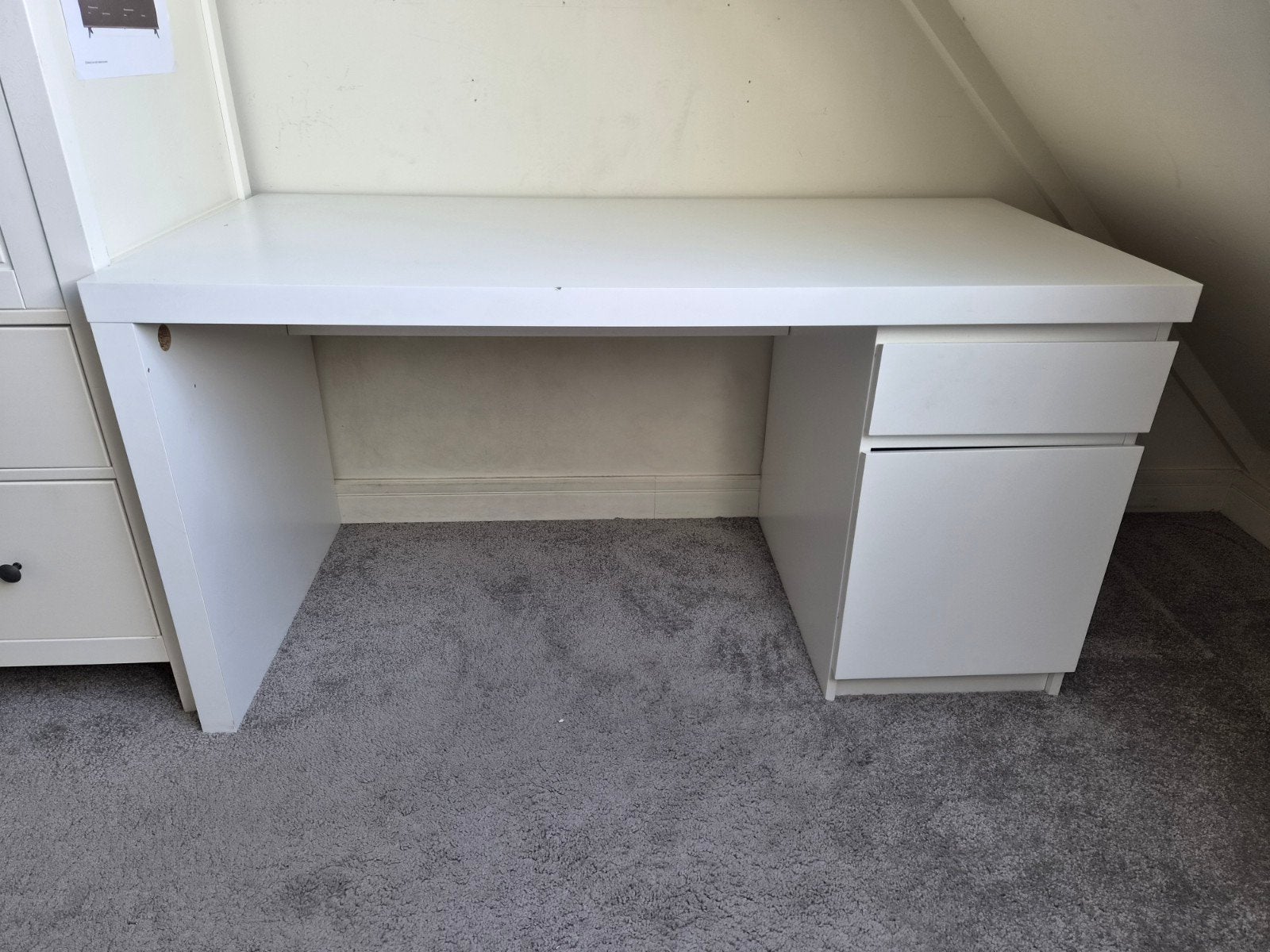 Bureau wit ikea 140x65cm met lade en kastje, kabeldrager ond, 65 cm, Enlèvement, Utilisé, IKEA