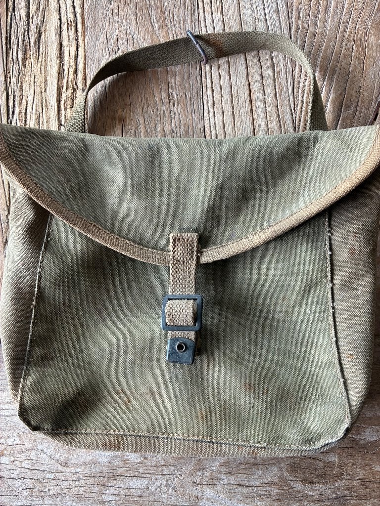 Bowl musette van Britse makelij uit 1944, Ophalen of Verzenden, Landmacht, Overige typen