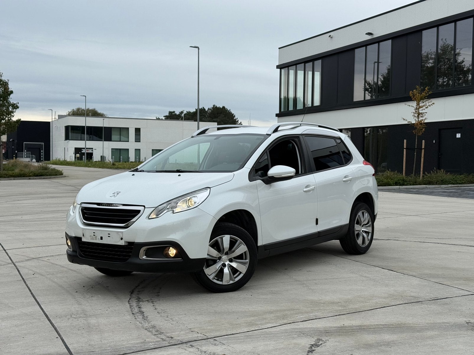 Peugeot 2008 - 1.2 Benzine - Nieuwe D-Riem, Voorwielaandrijving, Stof, Isofix, 1199 cc