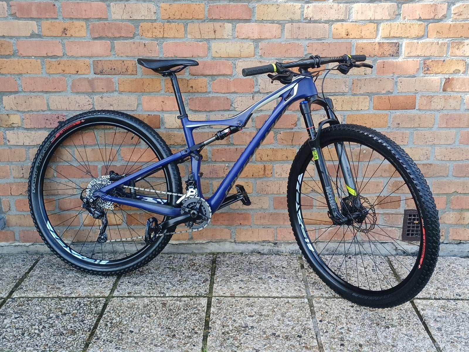 VTT Specialized Carbone "État impeccable", Vélos & Vélomoteurs, Enlèvement