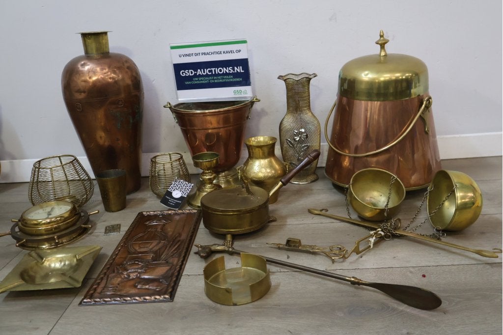 Set koperen en messing decoratieve voorwerpen, Antiquités & Art