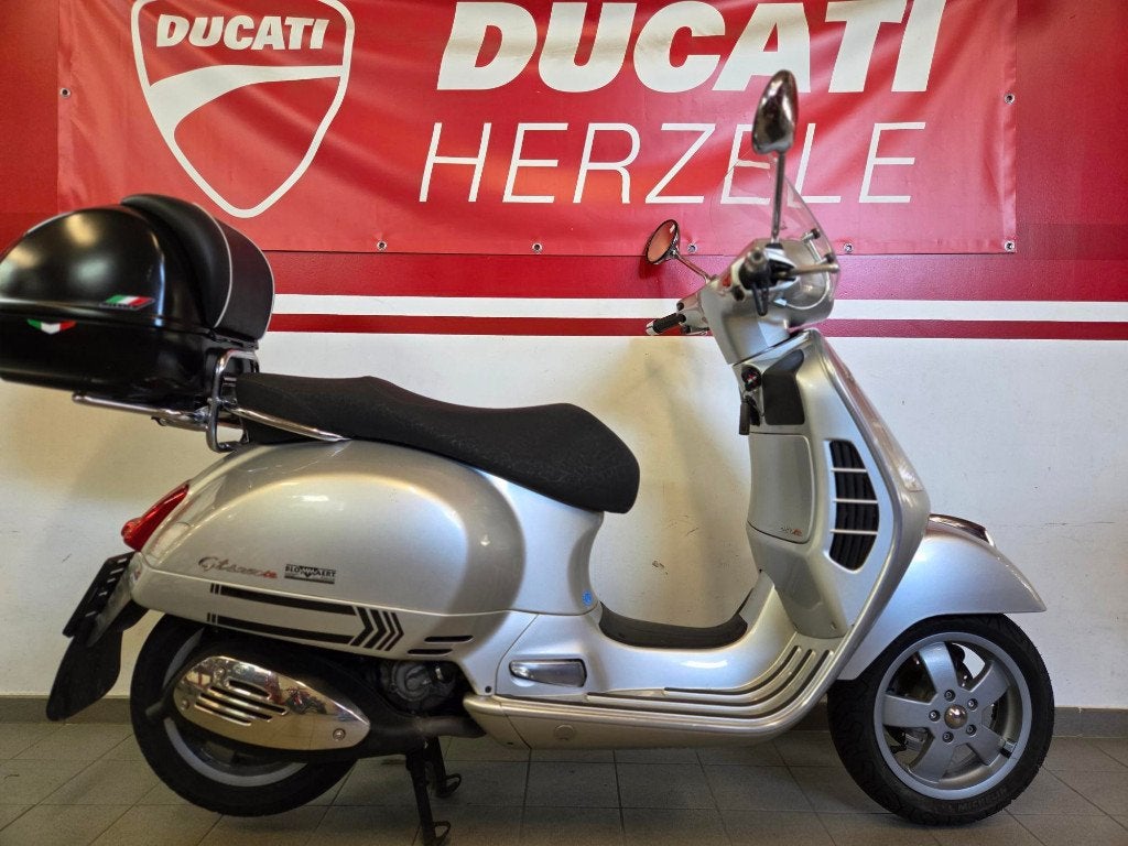 Vespa GTS 250 IE, 250 cc, Scooter, Minimaal motorrijbewijs A2, Handgeschakeld