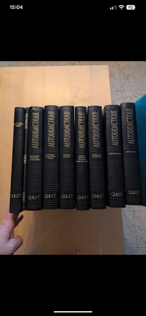 Lot encyclopédie didactique, Enlèvement