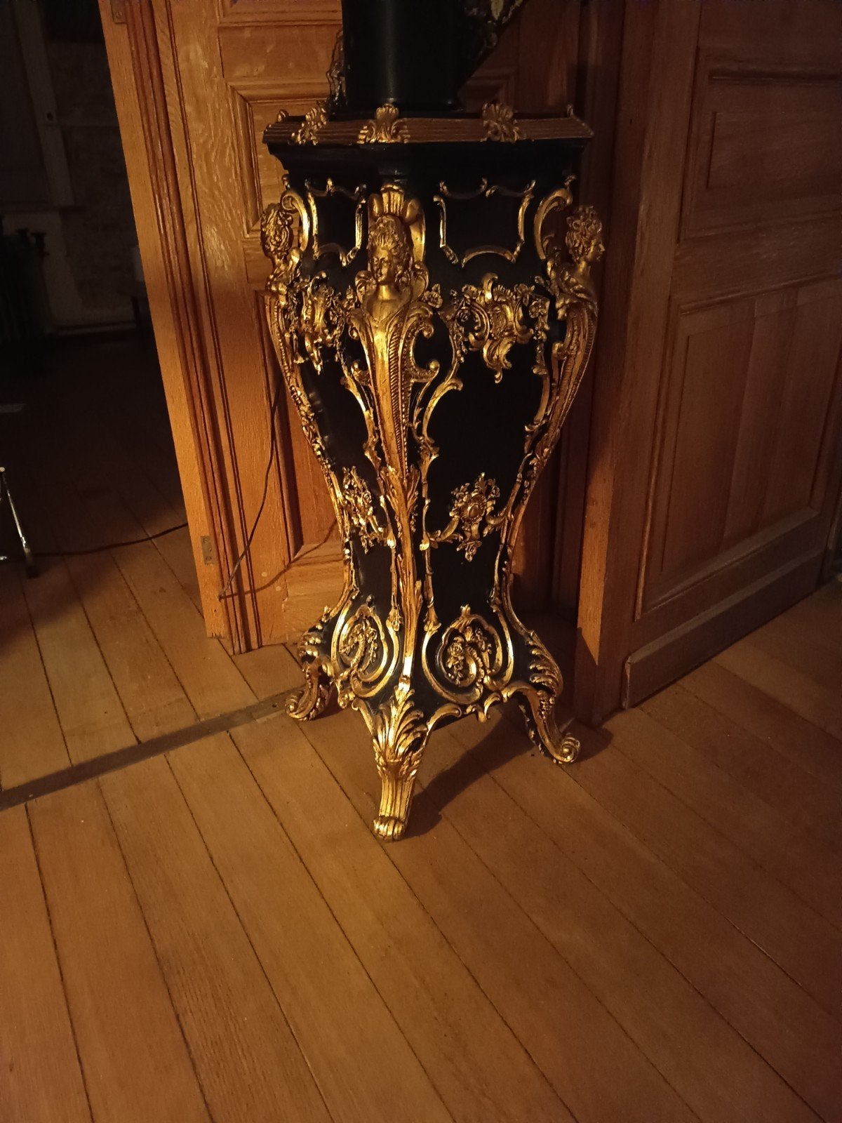 Set van 2 prachtige massief houten sokkels, Ophalen