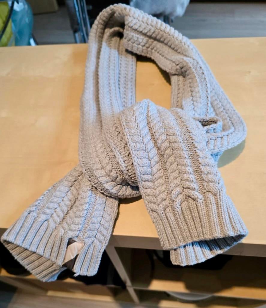 Écharpe Burberry en maille torsadée 100% coton - Gris perle, Enlèvement ou Envoi, Comme neuf