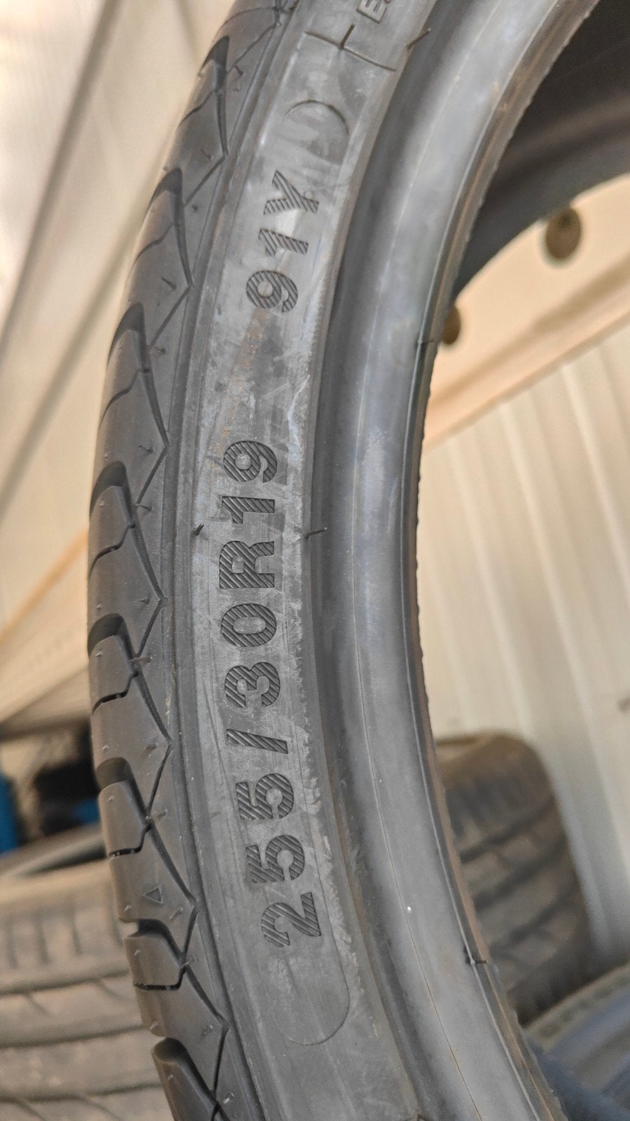 255/30r19 91y fortuna 90€ per stuk met montage en balanceren, Ophalen