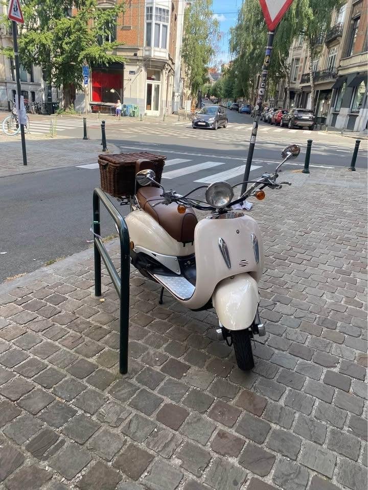 Scooter NECO Borsalino 50, Fietsen en Brommers, Neco, Klasse A (25 km/u), Ophalen of Verzenden, Zo goed als nieuw