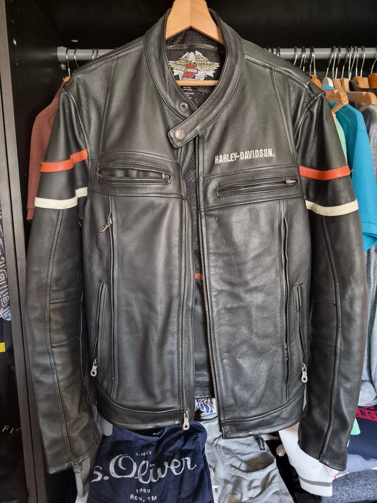 Harley Davidson jas, Motoren, Ophalen