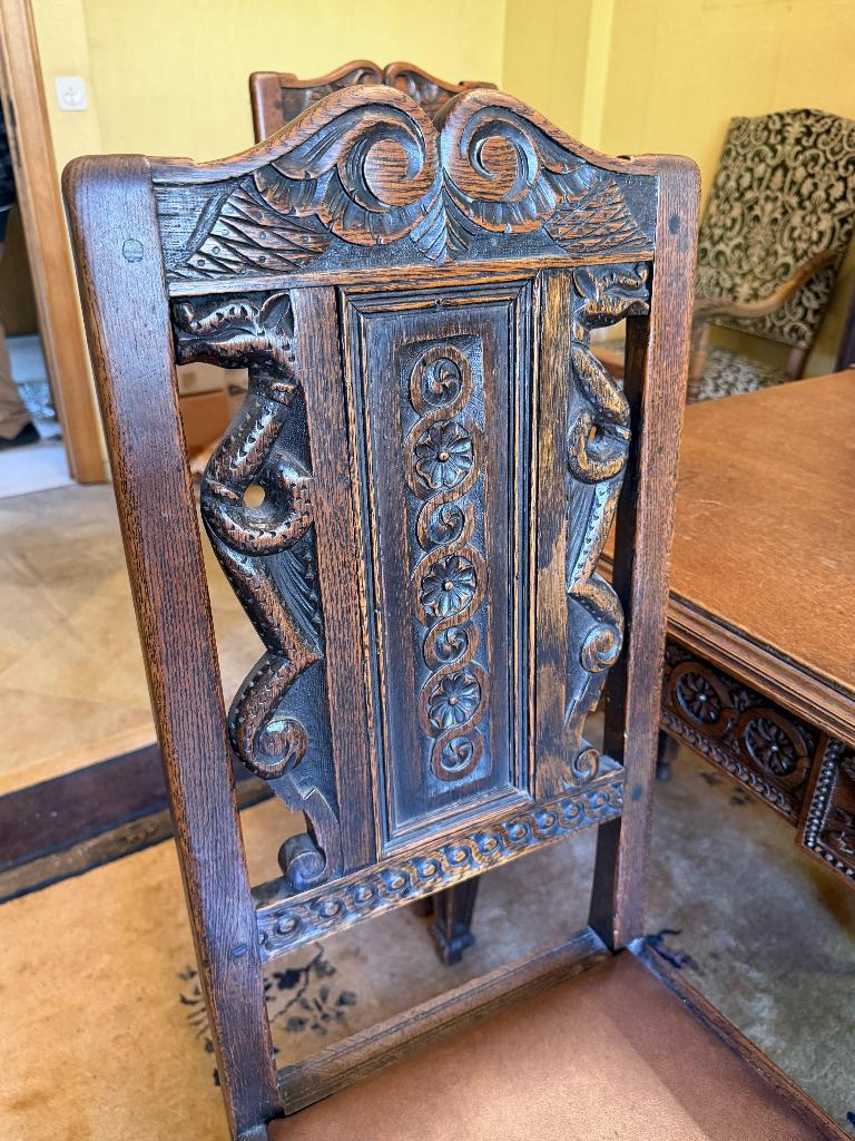 Salle à manger Néo-Renaissance Buffet table et 4 chaises, 4 à 6 chaises, Néo-Renaissance, Enlèvement, Utilisé