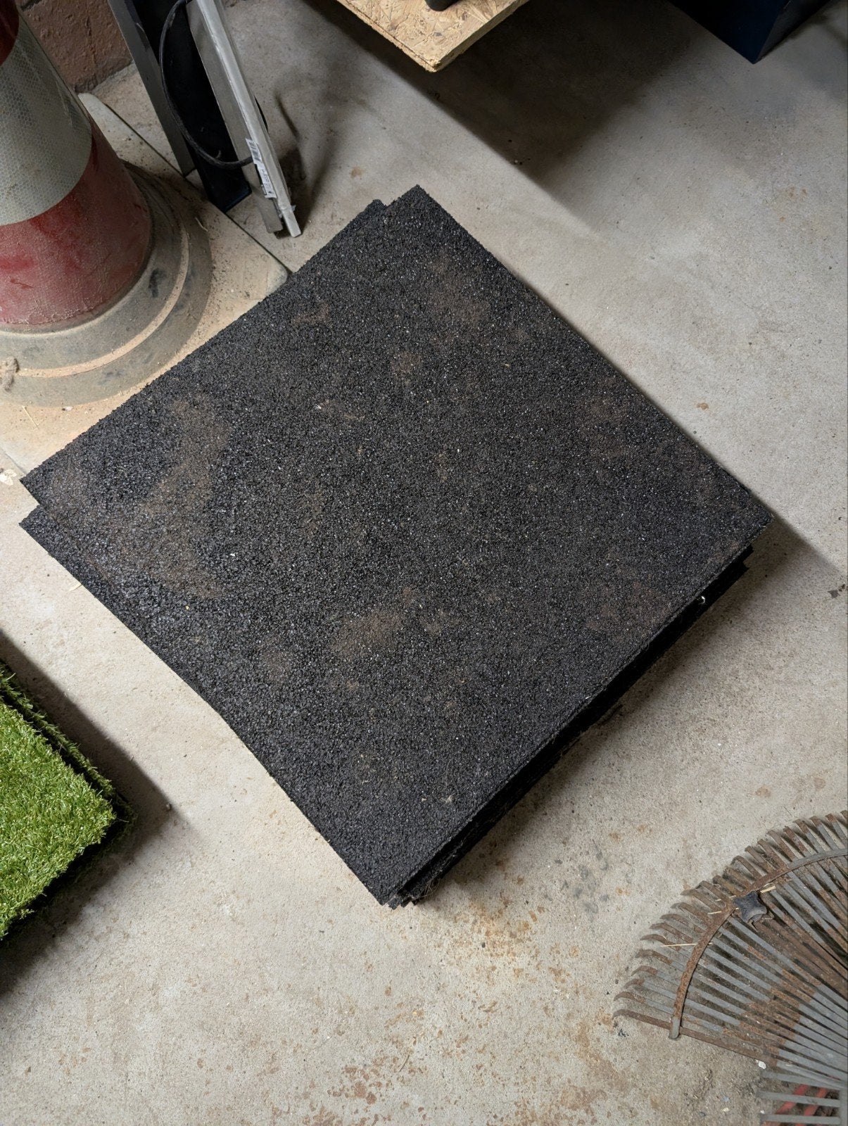 rubberen tegels, Enlèvement, Utilisé, Caoutchouc, Intérieur