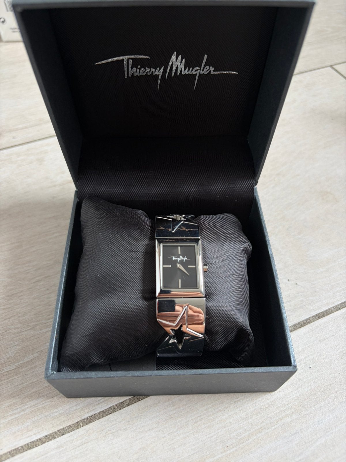 Horloge Thierry Mugler, Enlèvement ou Envoi, Comme neuf