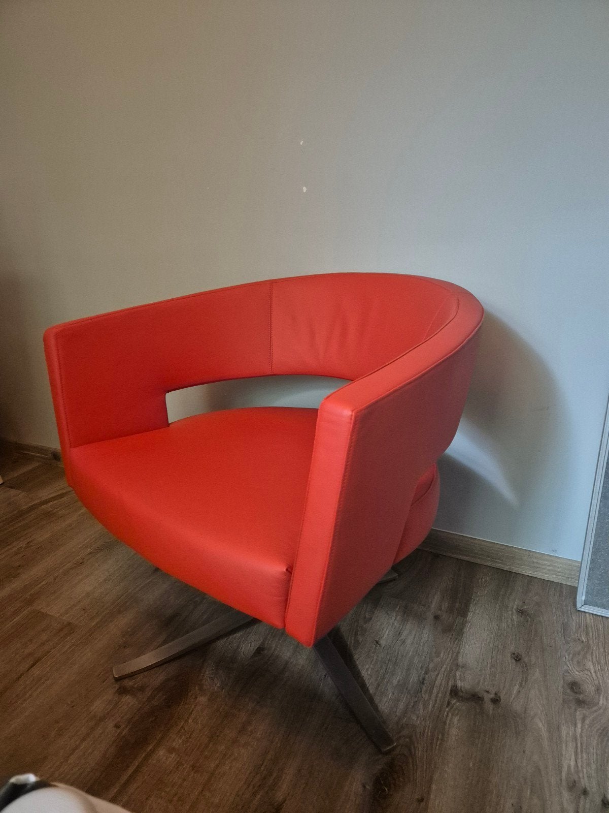 Fauteuil pivotant Montis, Enlèvement, Cuir